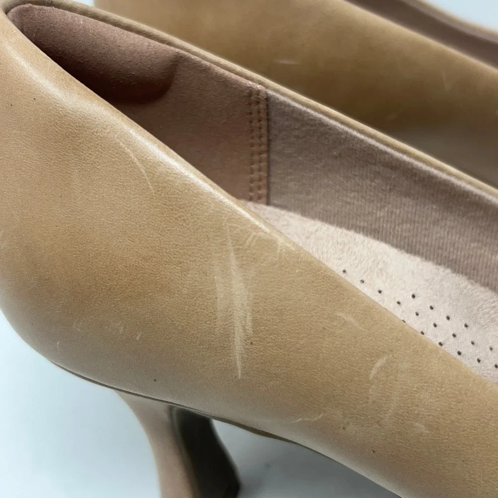 Clarks Womens 7W Warm Beige Leather Slip-On Kataleyna Gem Pump Dress Shoes NWOB